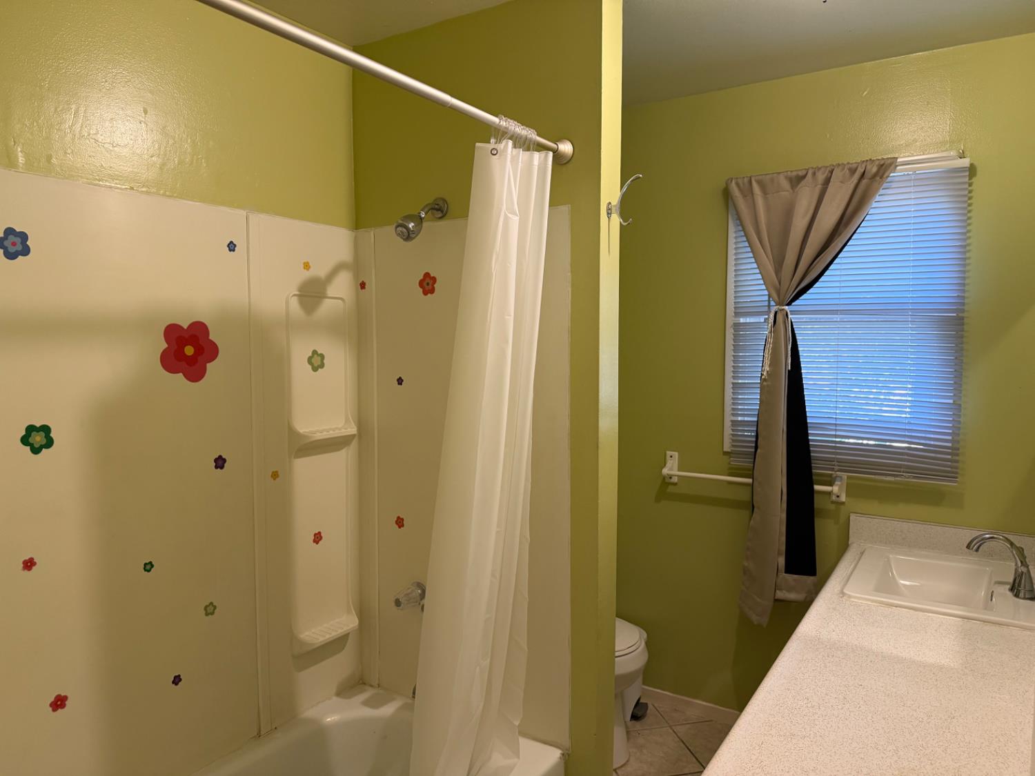 Detail Gallery Image 5 of 7 For 1017 Beamer St a,  Woodland,  CA 95695 - 1 Beds | 1 Baths