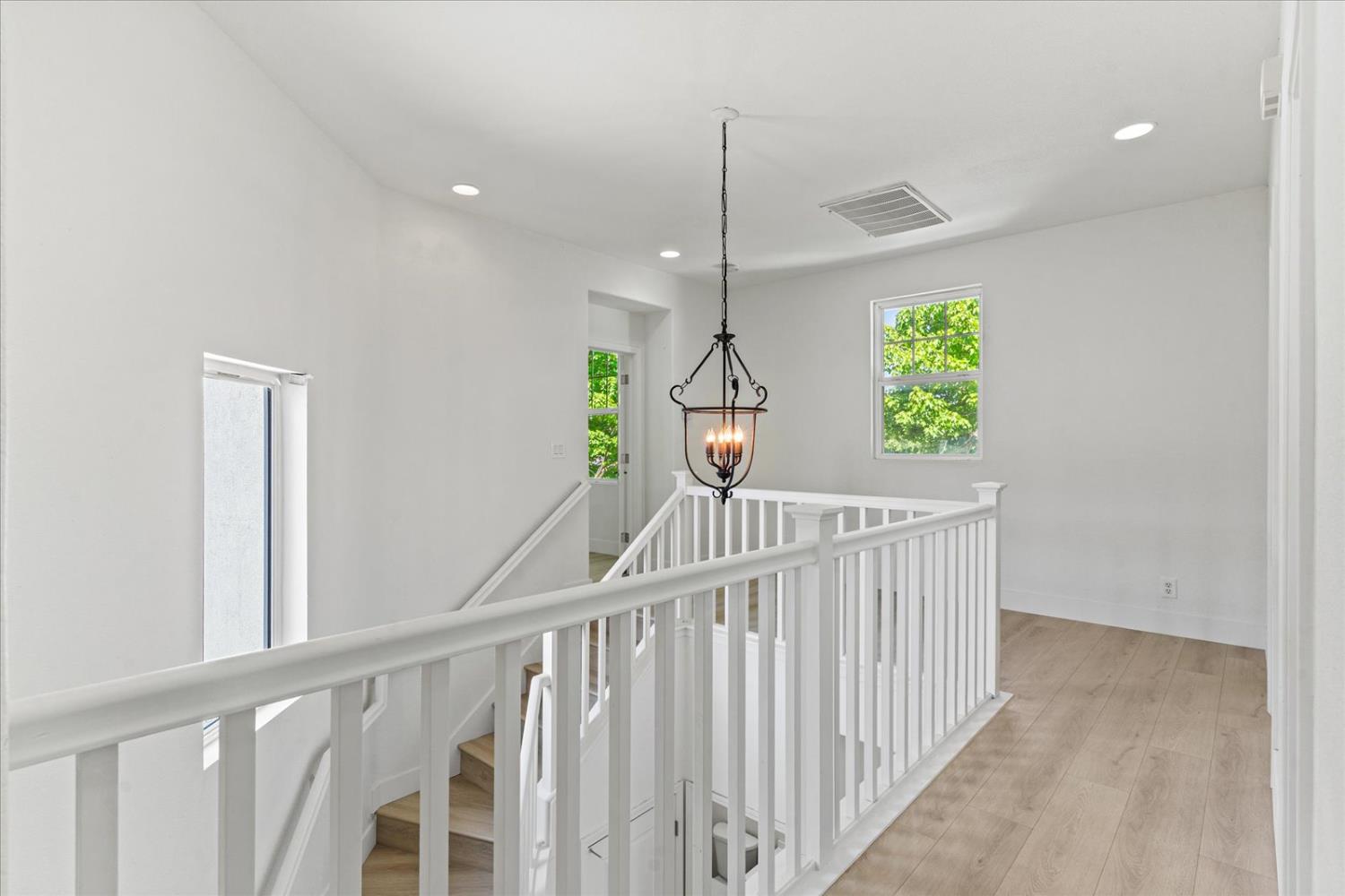 Detail Gallery Image 32 of 63 For 156 Bristol Way, Yuba City,  CA 95993 - 5 Beds | 2/1 Baths