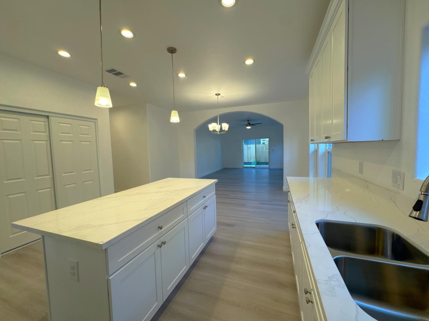 Detail Gallery Image 14 of 41 For 4821 36th St, Sacramento,  CA 95820 - 3 Beds | 2 Baths