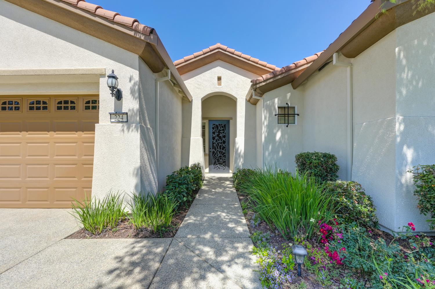 Detail Gallery Image 5 of 57 For 224 Aske Ct, Roseville,  CA 95747 - 3 Beds | 2 Baths