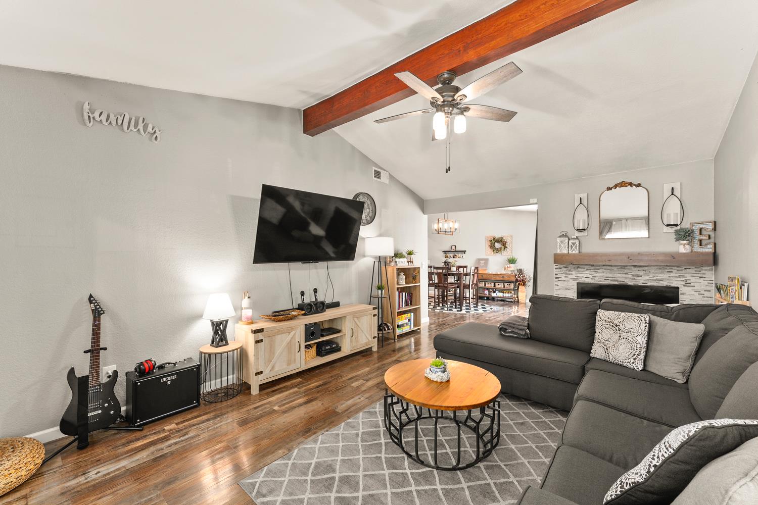 Detail Gallery Image 12 of 47 For 7679 Lakewood Park Dr, Sacramento,  CA 95828 - 2 Beds | 2 Baths