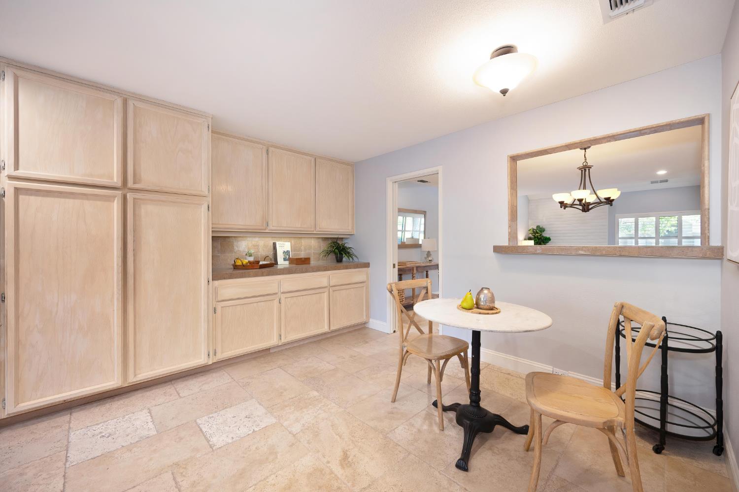 Detail Gallery Image 17 of 31 For 11415 Gold Country Blvd, Gold River,  CA 95670 - 3 Beds | 2/1 Baths