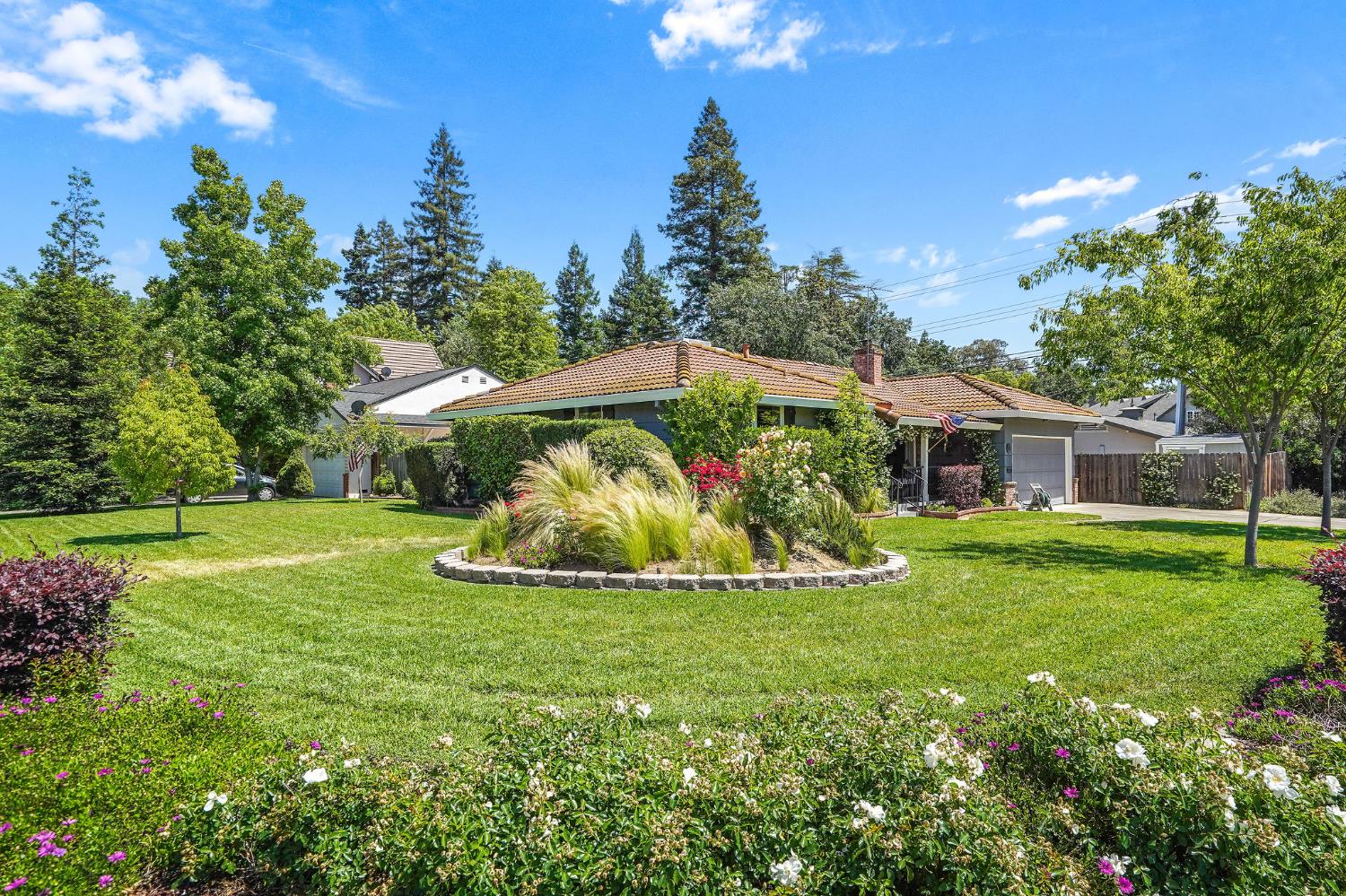 Detail Gallery Image 26 of 28 For 2110 Cascade Rd, Sacramento,  CA 95864 - 3 Beds | 2 Baths
