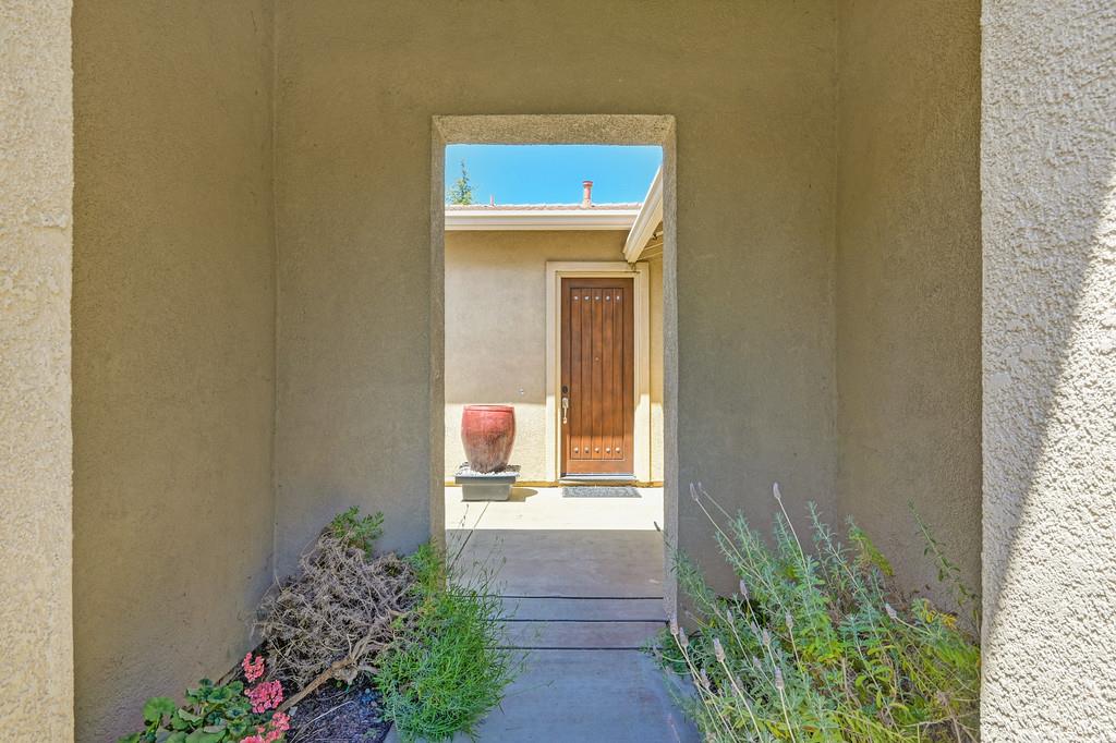 Detail Gallery Image 7 of 87 For 5729 Northborough Dr, Sacramento,  CA 95835 - 4 Beds | 3/1 Baths