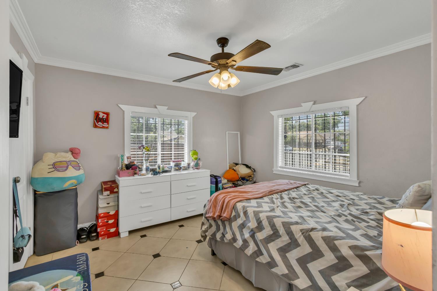 Detail Gallery Image 8 of 46 For 4345 48th St, Sacramento,  CA 95820 - 3 Beds | 2 Baths