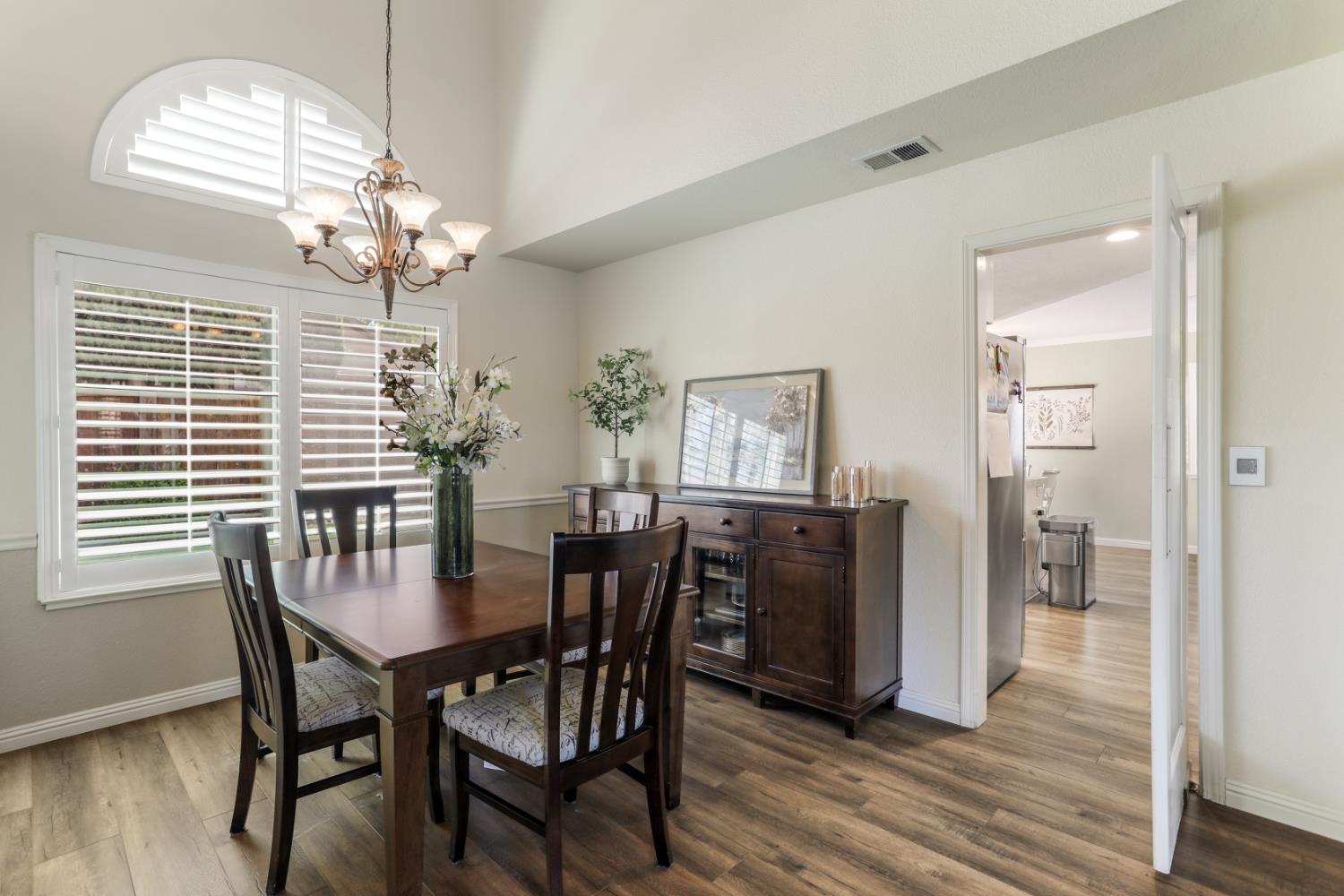 Detail Gallery Image 11 of 36 For 280 Arroyo Hondo Cir, Tracy,  CA 95376 - 3 Beds | 2/1 Baths
