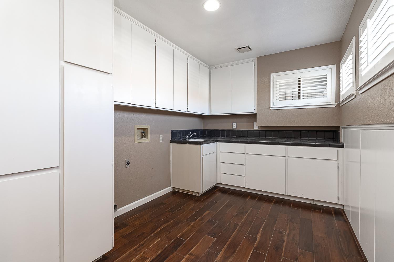 Detail Gallery Image 20 of 35 For 2508 Hilversum Ln, Modesto,  CA 95356 - 5 Beds | 3/1 Baths