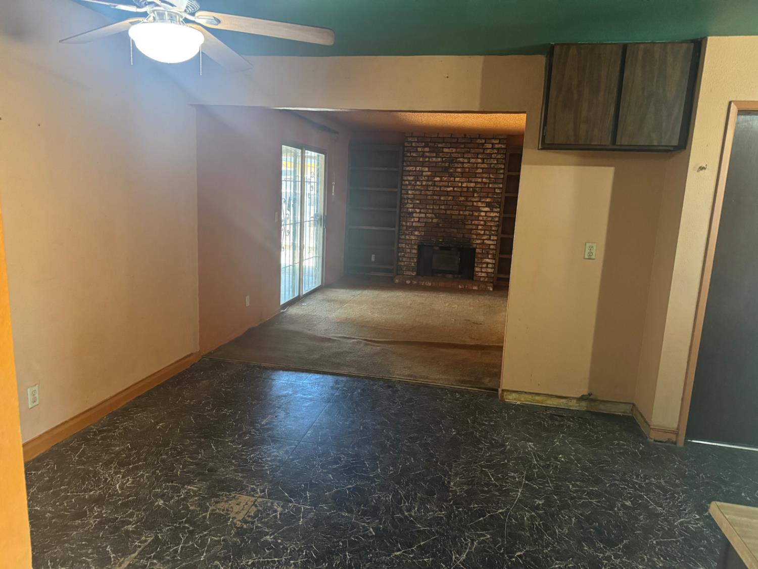 Detail Gallery Image 6 of 20 For 1212 Phillips St, Madera,  CA 93638 - 3 Beds | 2 Baths