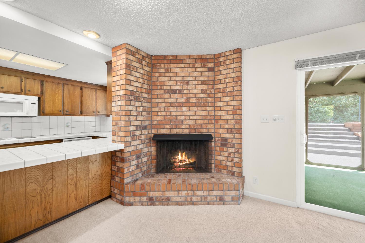 Detail Gallery Image 7 of 30 For 5030 Rimwood Dr, Fair Oaks,  CA 95628 - 3 Beds | 2 Baths