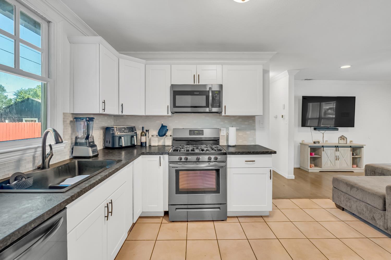 Detail Gallery Image 13 of 33 For 3520 San Jose Way, Sacramento,  CA 95817 - 2 Beds | 1 Baths