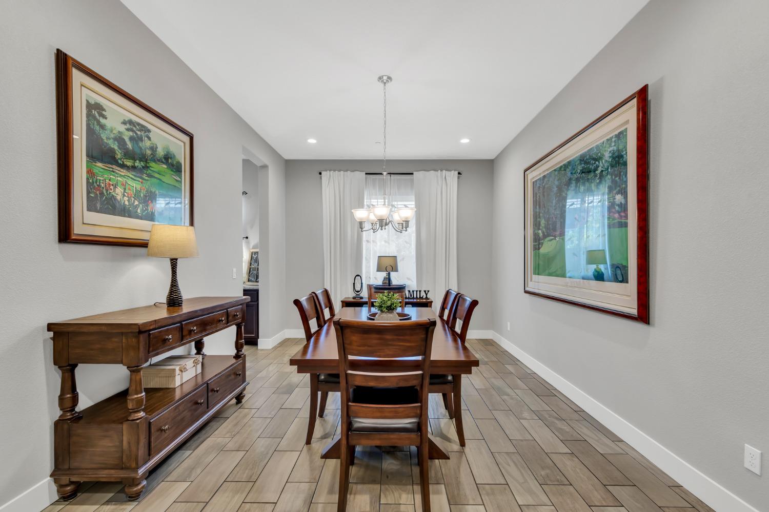 Detail Gallery Image 11 of 48 For 368 Olivadi Way, Sacramento,  CA 95834 - 3 Beds | 2/1 Baths