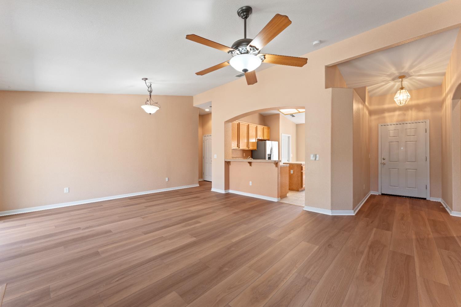 Detail Gallery Image 6 of 35 For 807 Harding Pl, Wheatland,  CA 95692 - 3 Beds | 2 Baths