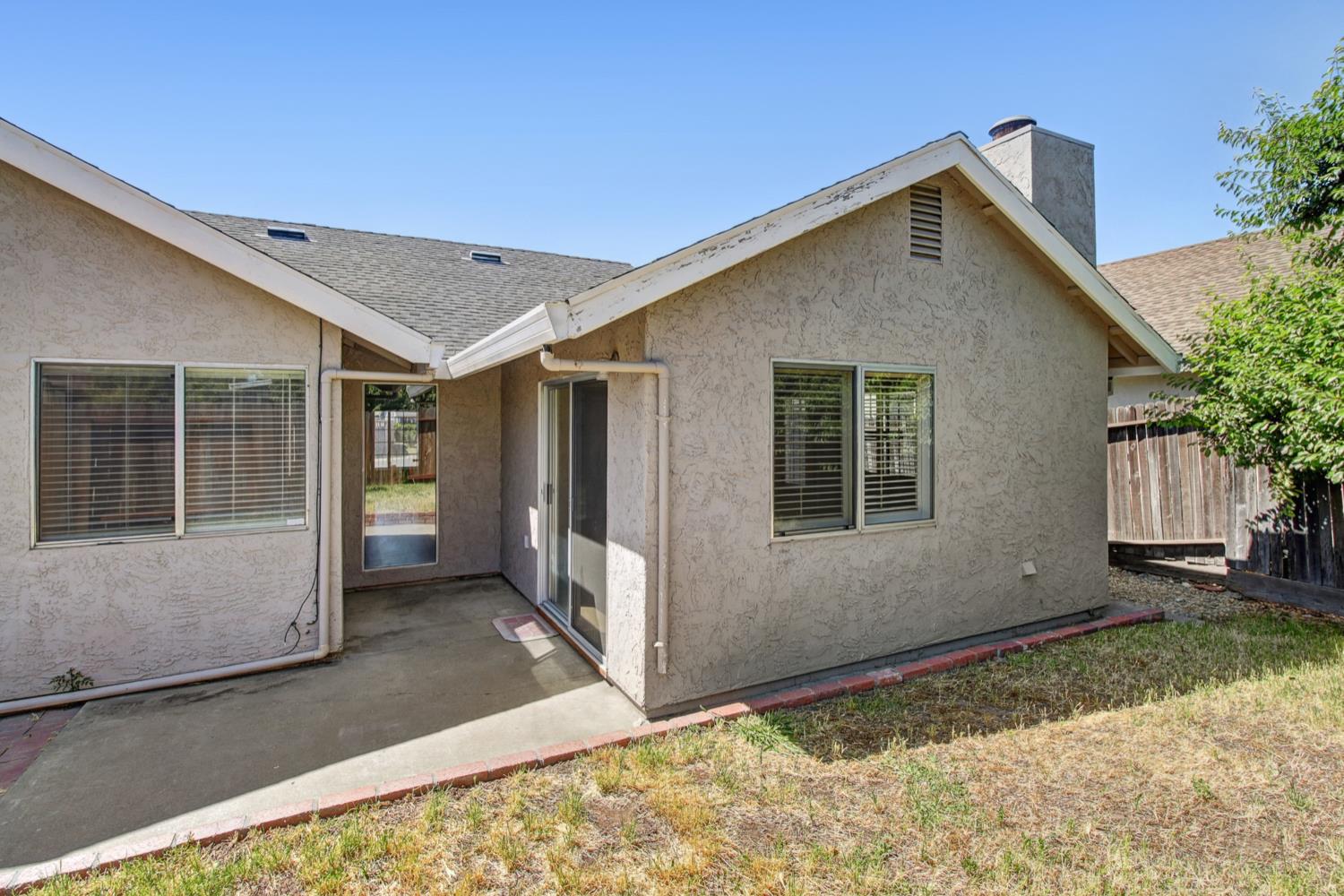 Detail Gallery Image 41 of 43 For 8135 Traver Ct, Sacramento,  CA 95828 - 3 Beds | 2 Baths