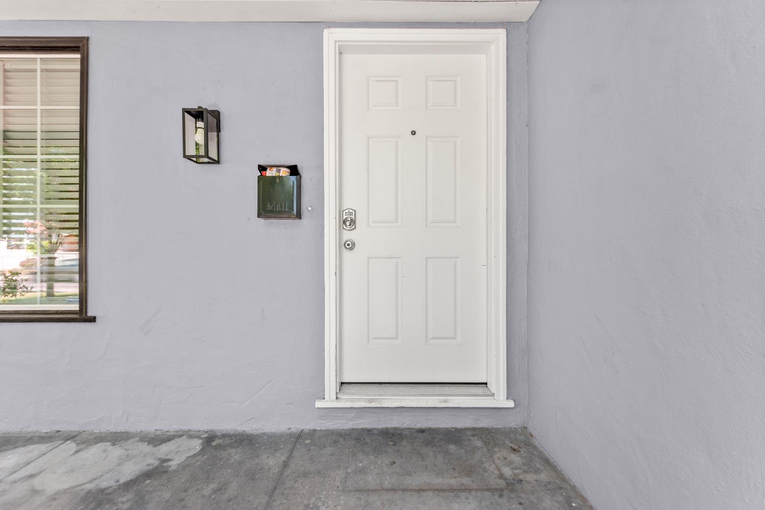 Detail Gallery Image 6 of 51 For 3914 12th Ave, Sacramento,  CA 95817 - 2 Beds | 1 Baths