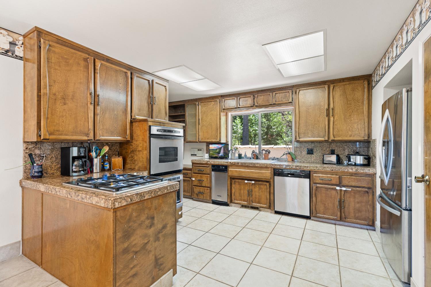 Detail Gallery Image 7 of 63 For 655 Secret Town Ln, Colfax,  CA 95713 - 4 Beds | 3 Baths