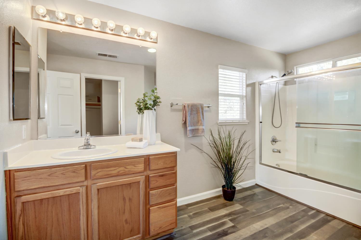 Detail Gallery Image 31 of 44 For 205 Dover Ct, Lincoln,  CA 95648 - 4 Beds | 2/1 Baths