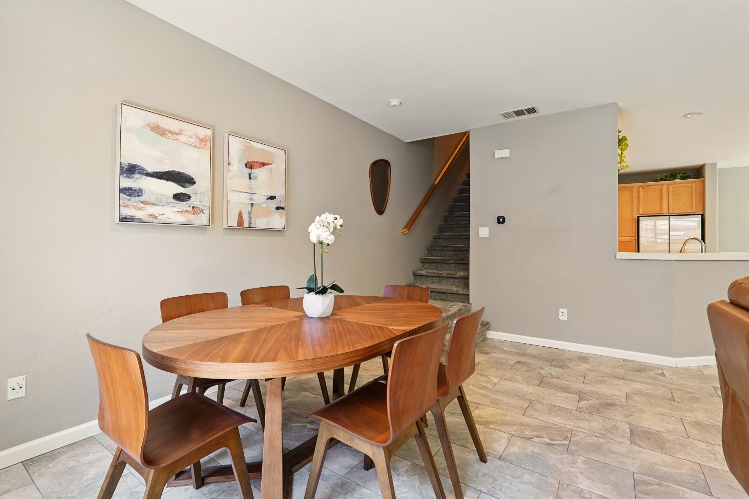 Detail Gallery Image 9 of 34 For 1600 Kentucky Way, Rocklin,  CA 95765 - 2 Beds | 2/1 Baths