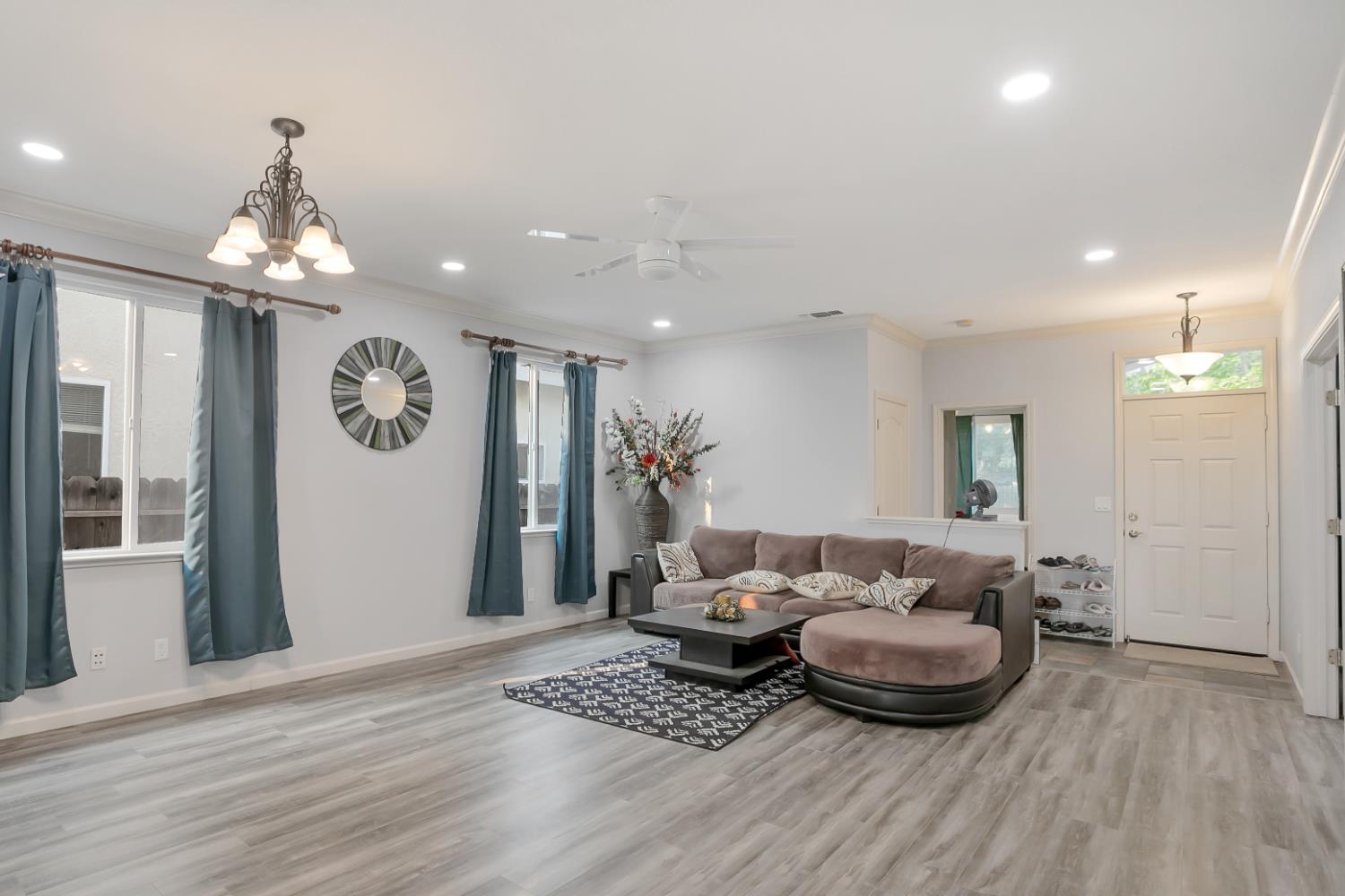 Detail Gallery Image 8 of 41 For 1877 Stabler Park Dr, Yuba City,  CA 95993 - 4 Beds | 3 Baths