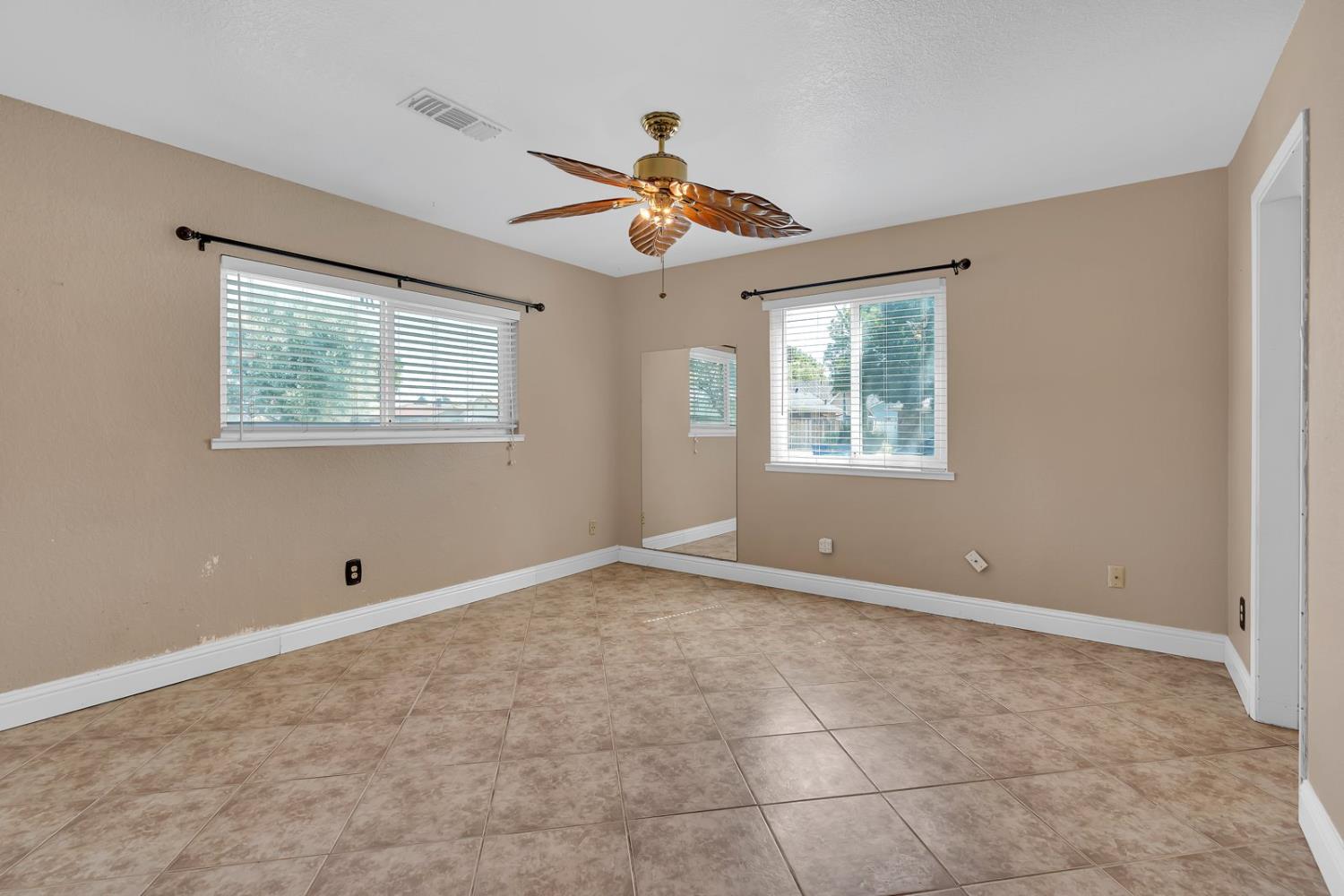 Detail Gallery Image 28 of 44 For 373 Foxmeadow Way, Los Banos,  CA 93635 - 4 Beds | 2 Baths