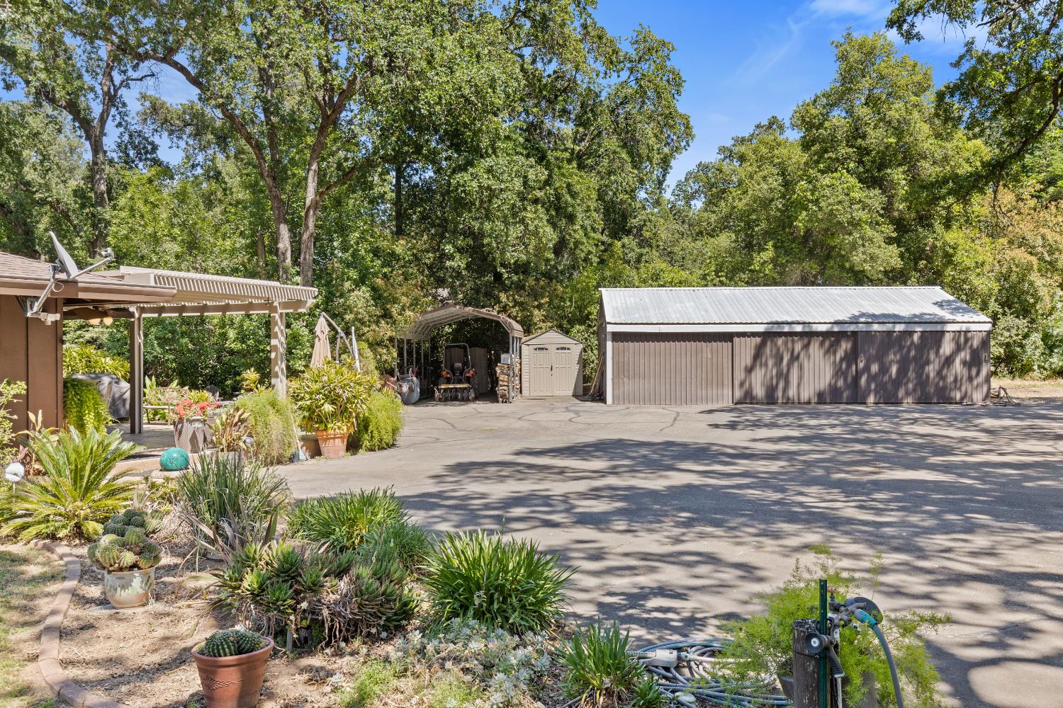 Detail Gallery Image 12 of 59 For 7705 Horseshoe Bar Rd, Loomis,  CA 95650 - 3 Beds | 2 Baths