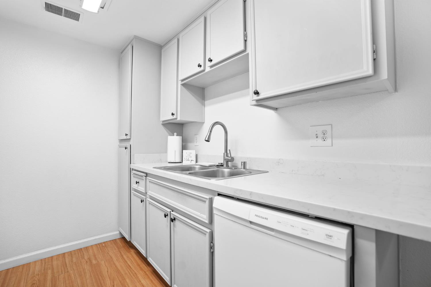 Detail Gallery Image 10 of 20 For 1313 Floyd Ave #151,  Modesto,  CA 95355 - 1 Beds | 1 Baths