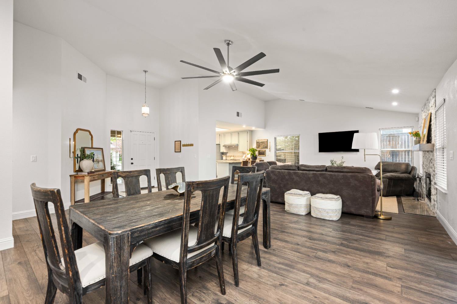 Detail Gallery Image 8 of 38 For 1470 Aberdeen Cir, Granite Bay,  CA 95746 - 4 Beds | 2 Baths