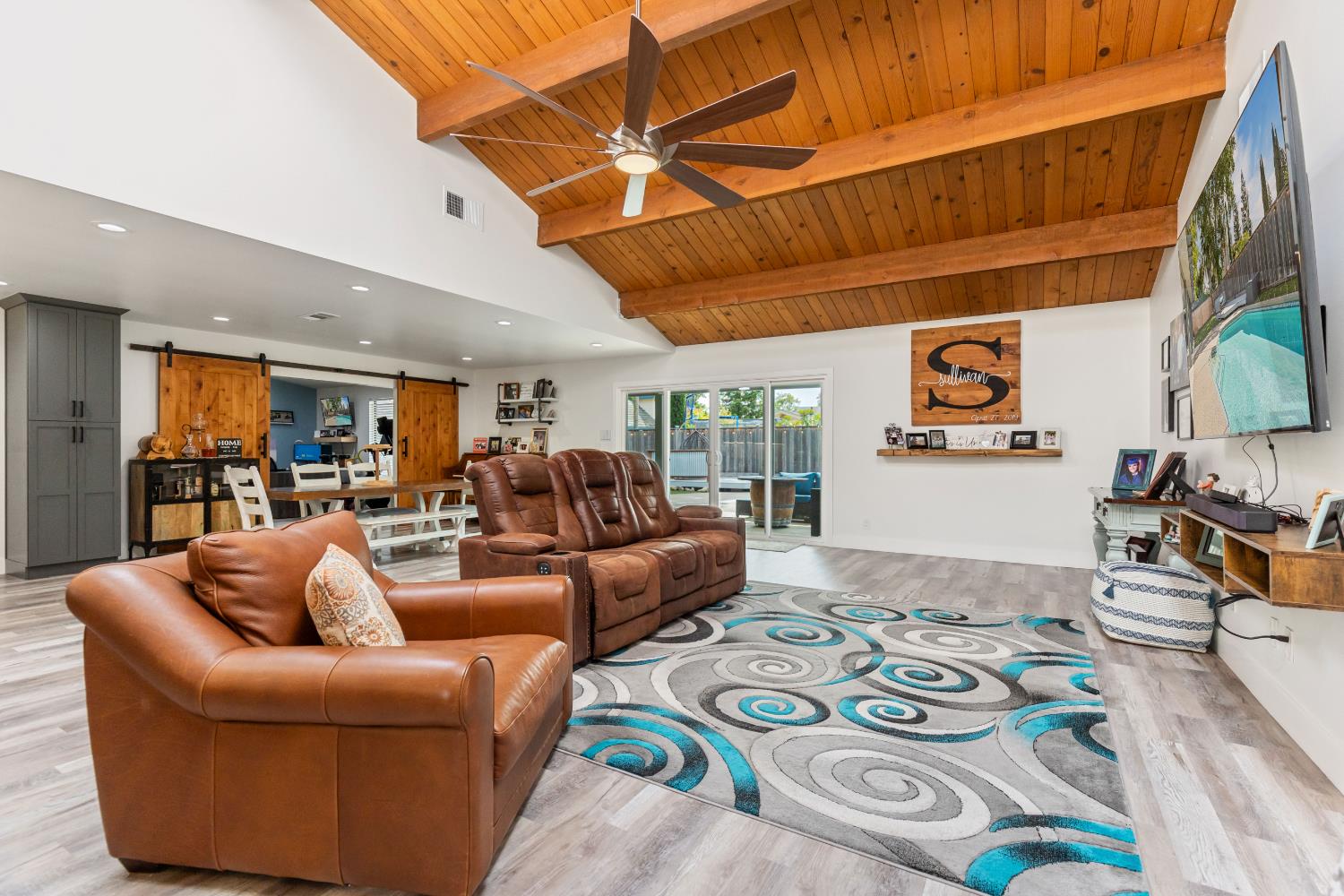 Detail Gallery Image 6 of 70 For 3201 Kaiser Way, Carmichael,  CA 95608 - 4 Beds | 3 Baths