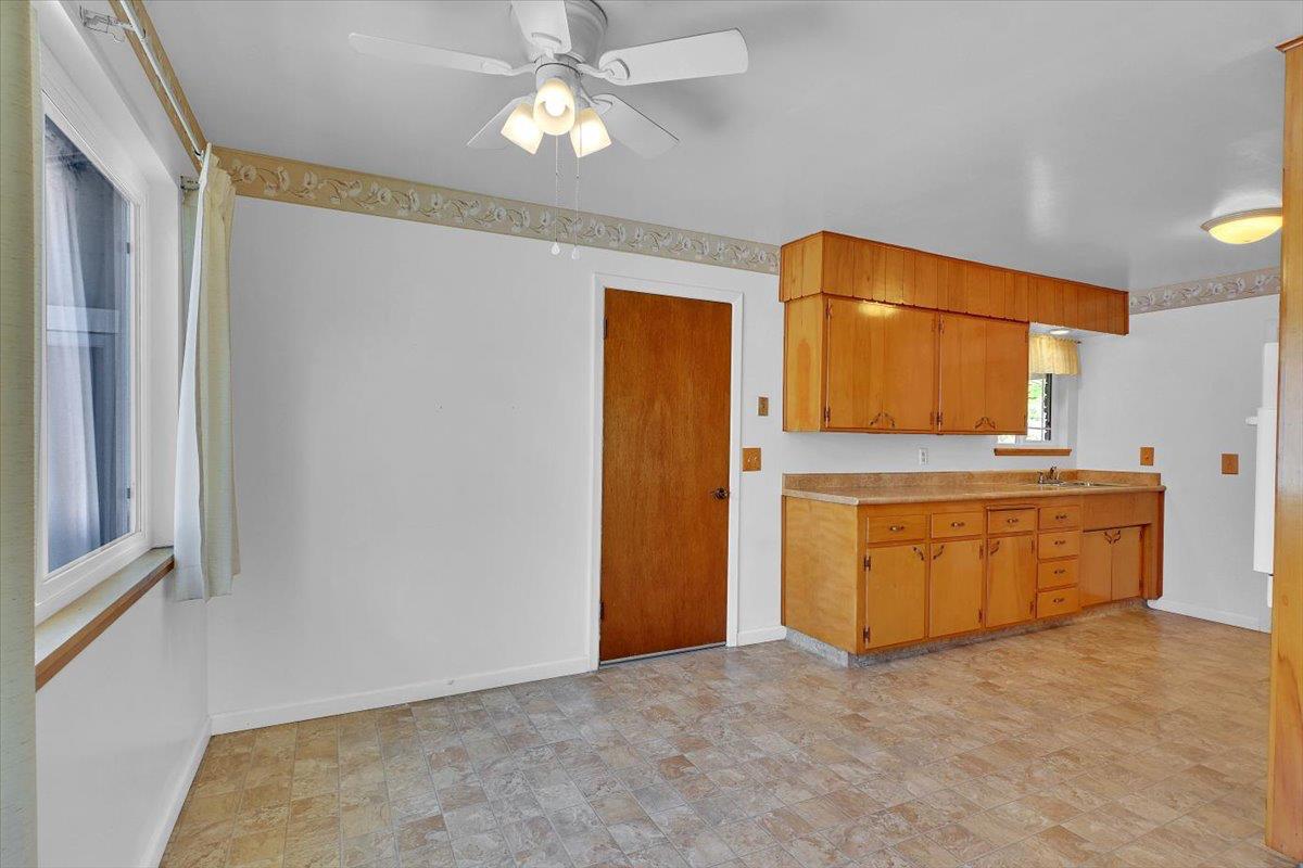 Detail Gallery Image 7 of 33 For 2410 N Township Rd, Yuba City,  CA 95993 - 3 Beds | 2 Baths