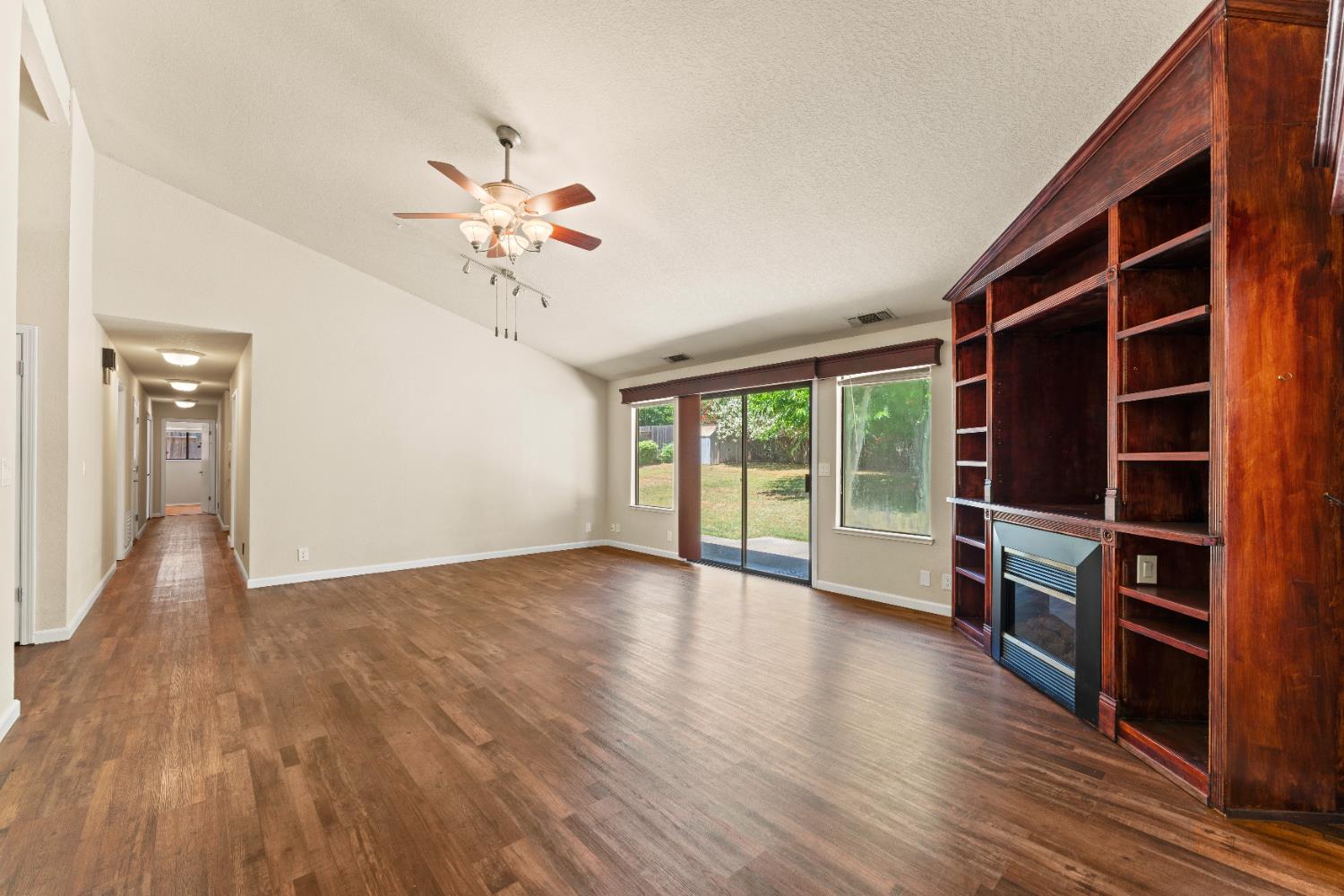 Detail Gallery Image 9 of 41 For 241 Randall Dr, Folsom,  CA 95630 - 3 Beds | 2 Baths