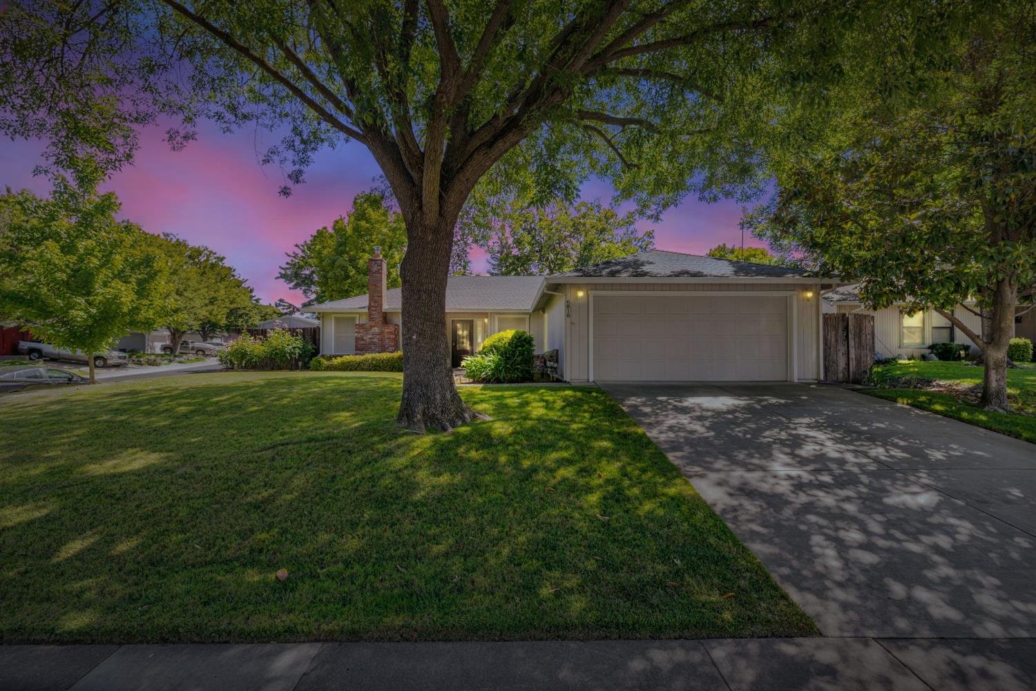 Detail Gallery Image 1 of 37 For 6818 Flaming Arrow Dr, Citrus Heights,  CA 95621 - 3 Beds | 2 Baths