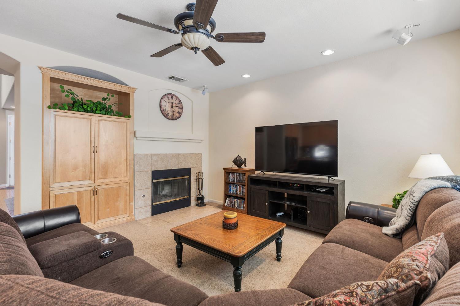 Detail Gallery Image 8 of 37 For 1931 Sanderling Ct, Rocklin,  CA 95765 - 5 Beds | 3 Baths