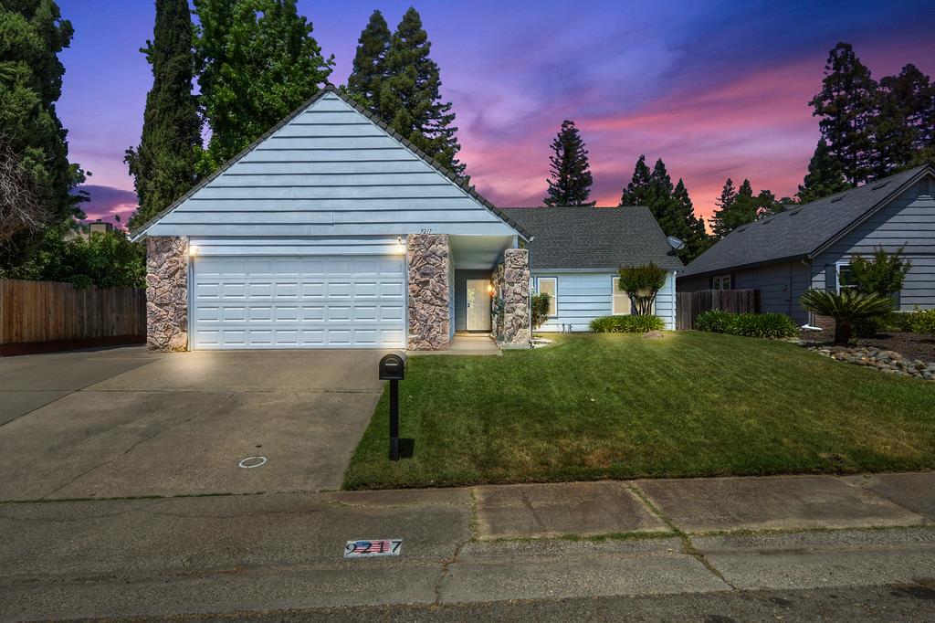 Detail Gallery Image 3 of 50 For 9217 Rock Canyon Way, Orangevale,  CA 95662 - 3 Beds | 2 Baths