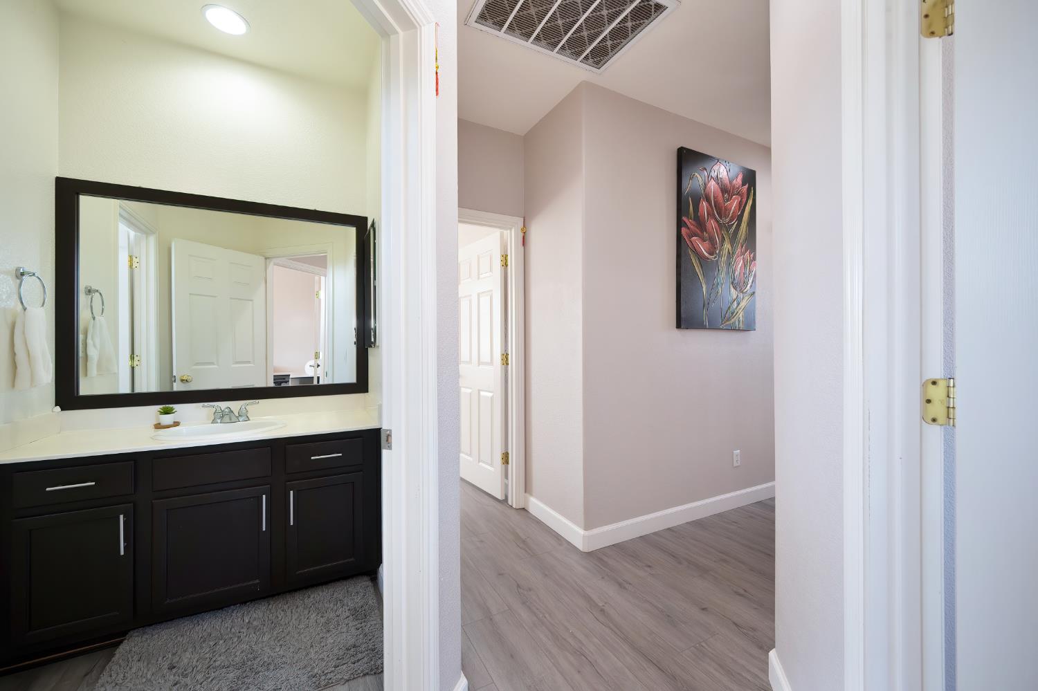 Detail Gallery Image 31 of 42 For 10112 Nebbiolo Ct, Elk Grove,  CA 95624 - 4 Beds | 3 Baths
