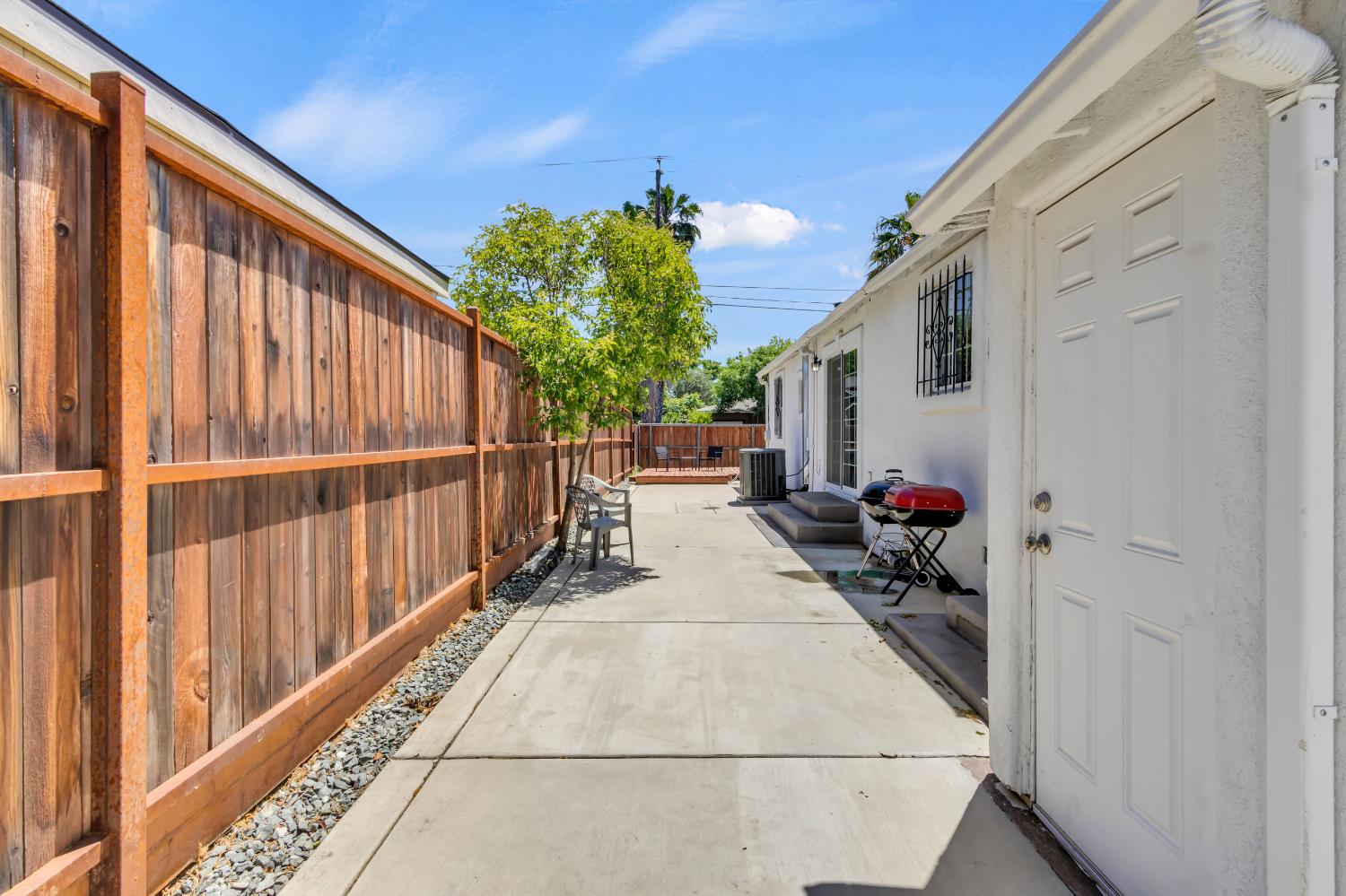 Detail Gallery Image 35 of 46 For 4345 48th St, Sacramento,  CA 95820 - 3 Beds | 2 Baths
