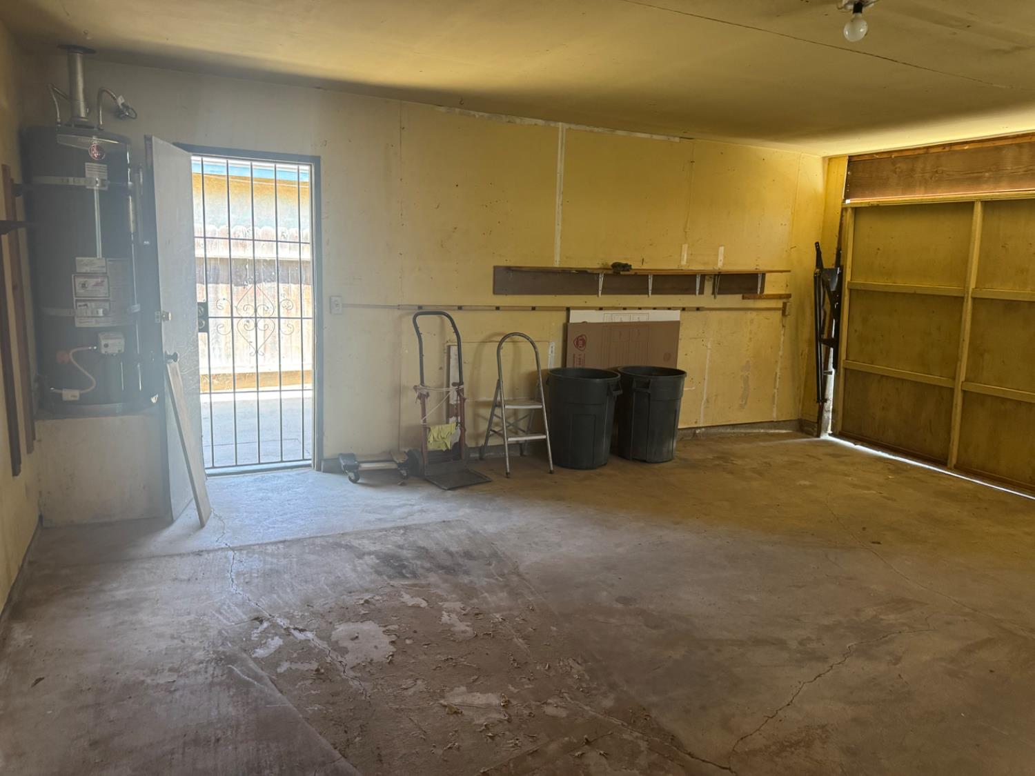Detail Gallery Image 19 of 20 For 1212 Phillips St, Madera,  CA 93638 - 3 Beds | 2 Baths