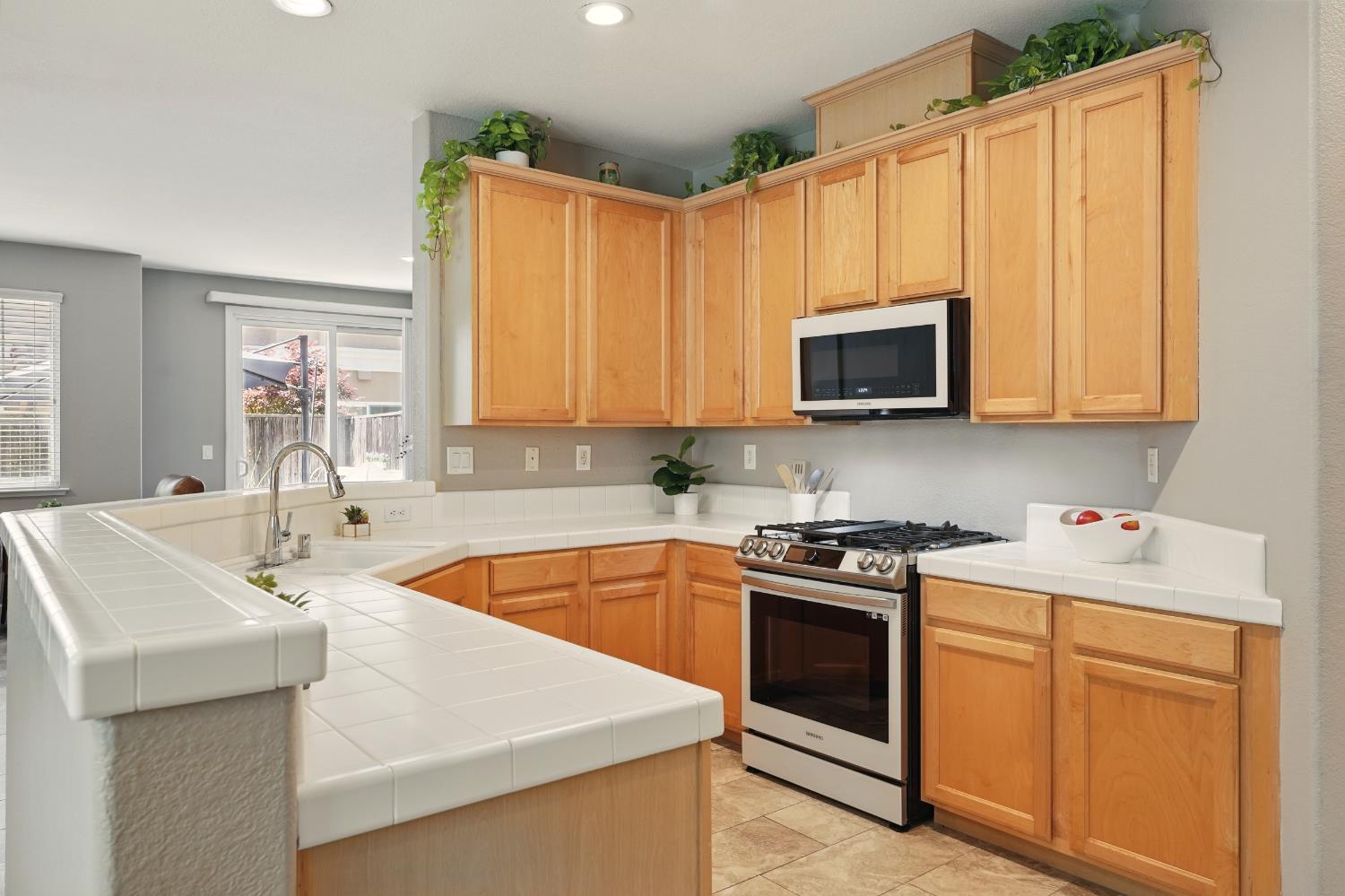 Detail Gallery Image 15 of 34 For 1600 Kentucky Way, Rocklin,  CA 95765 - 2 Beds | 2/1 Baths