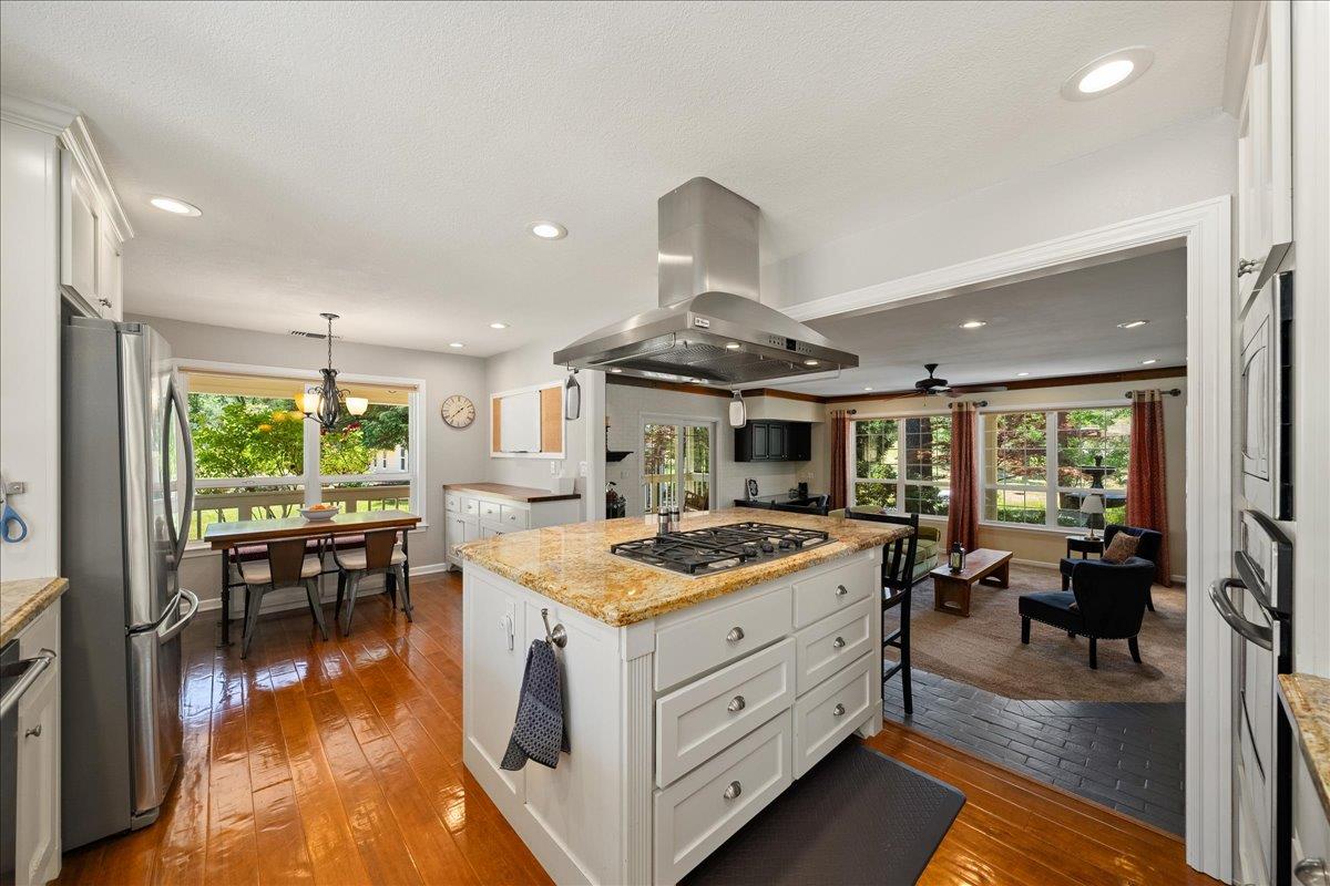 Detail Gallery Image 13 of 69 For 2951 N Shingle Rd, Shingle Springs,  CA 95682 - 3 Beds | 3 Baths