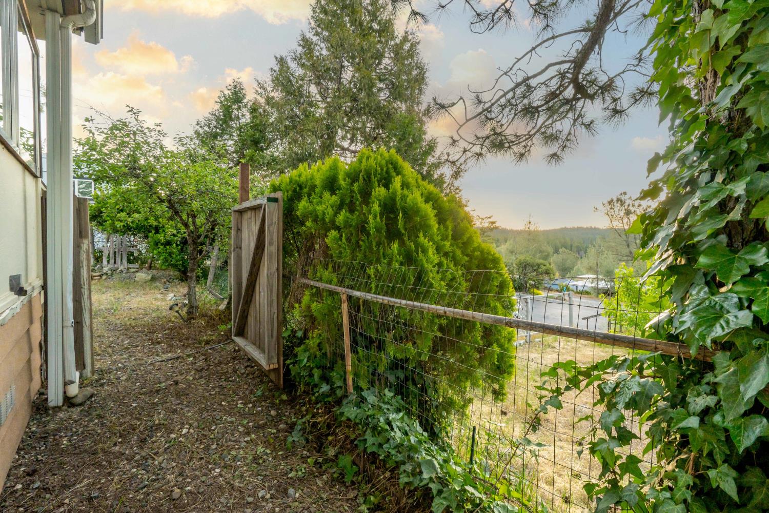 Detail Gallery Image 6 of 51 For 1567 Mulberry Dr, Grass Valley,  CA 95945 - 2 Beds | 2 Baths