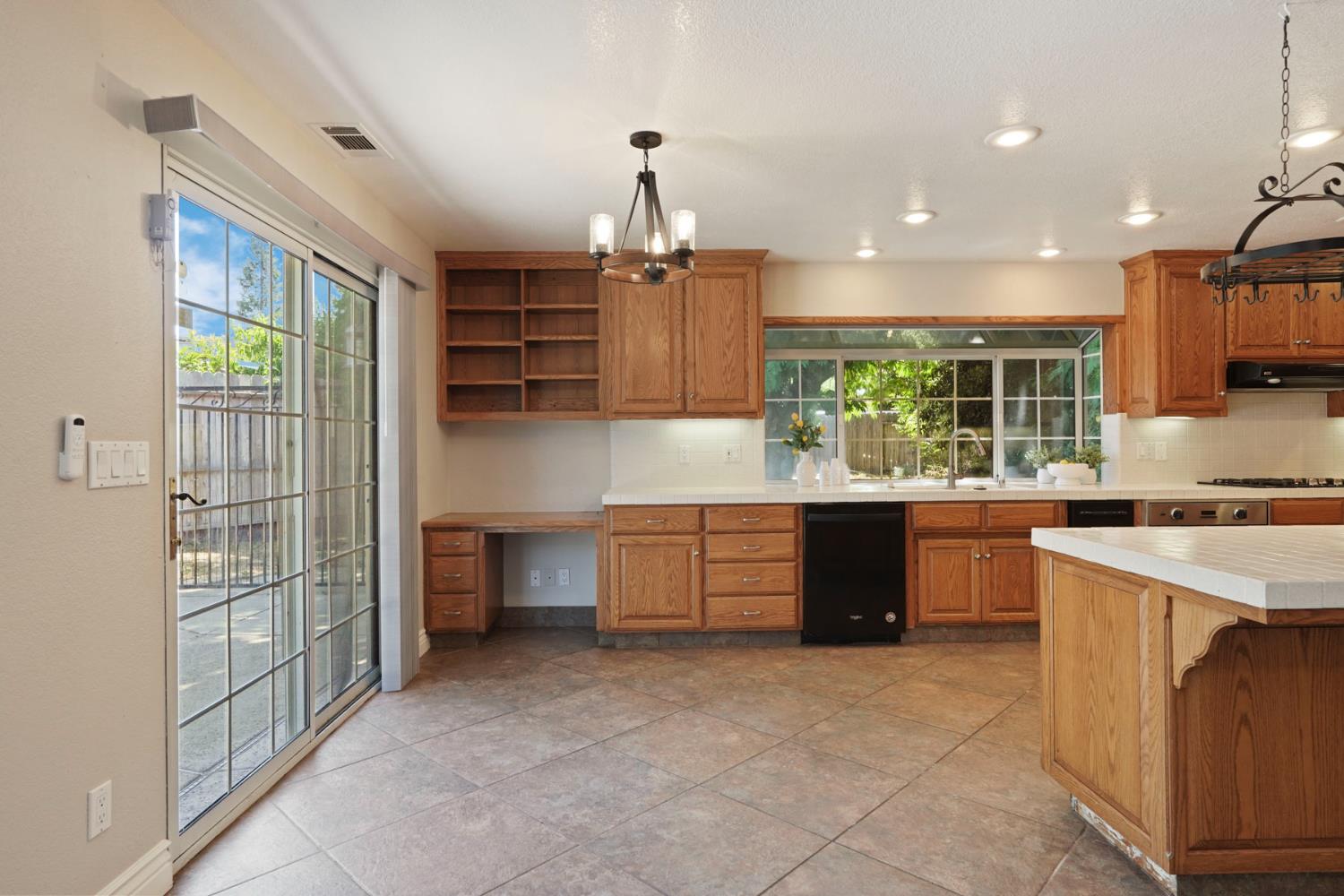 Detail Gallery Image 15 of 43 For 2903 Raintree Ct., Stockton,  CA 95219 - 3 Beds | 2 Baths