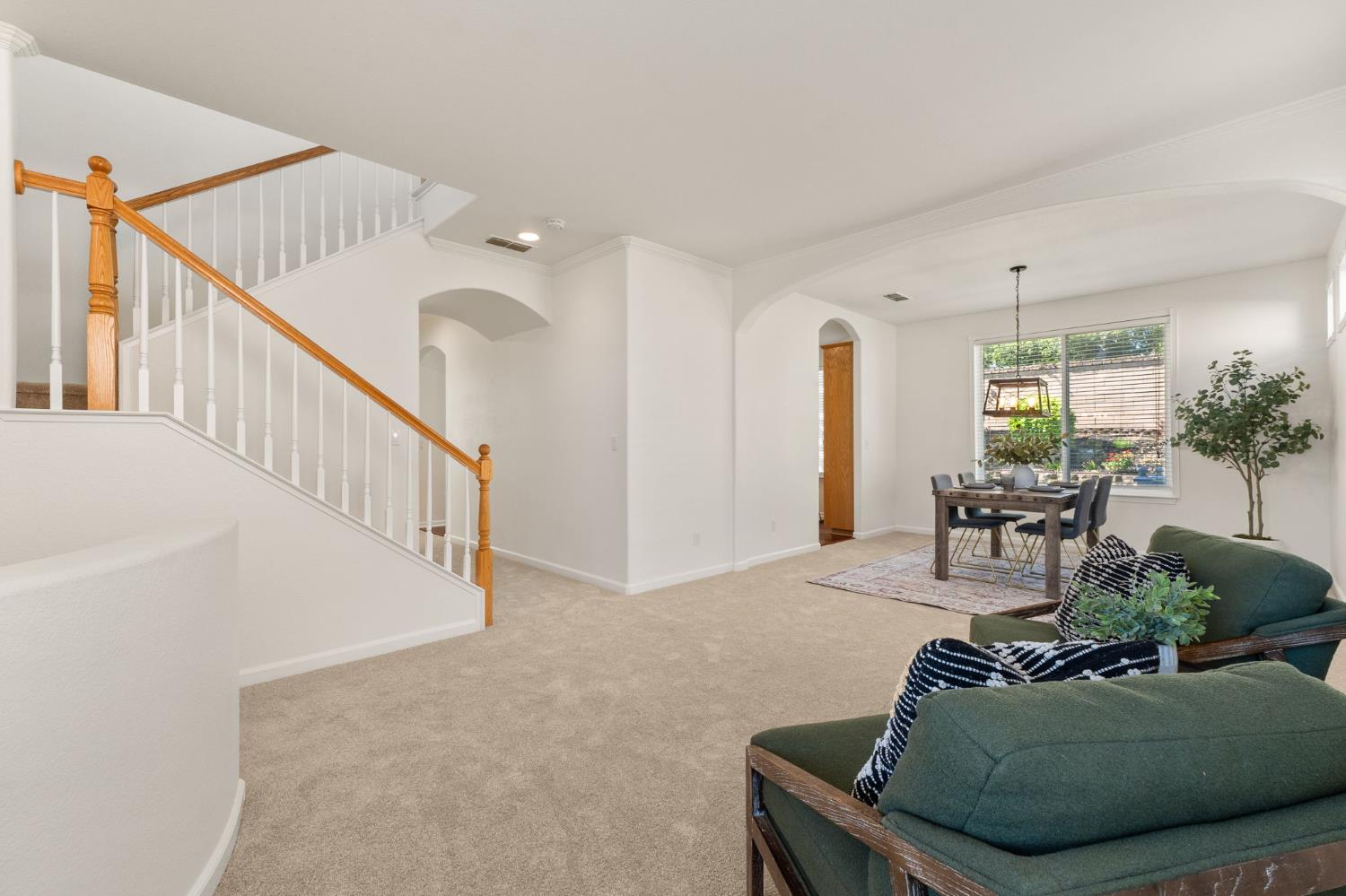 Detail Gallery Image 5 of 53 For 1889 Broadford Dr, Folsom,  CA 95630 - 4 Beds | 3 Baths