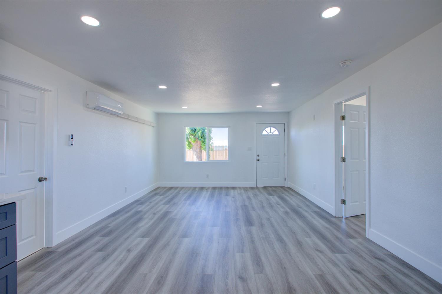 Detail Gallery Image 7 of 21 For 12337 W Main St, Turlock,  CA 95380 - 1 Beds | 2 Baths