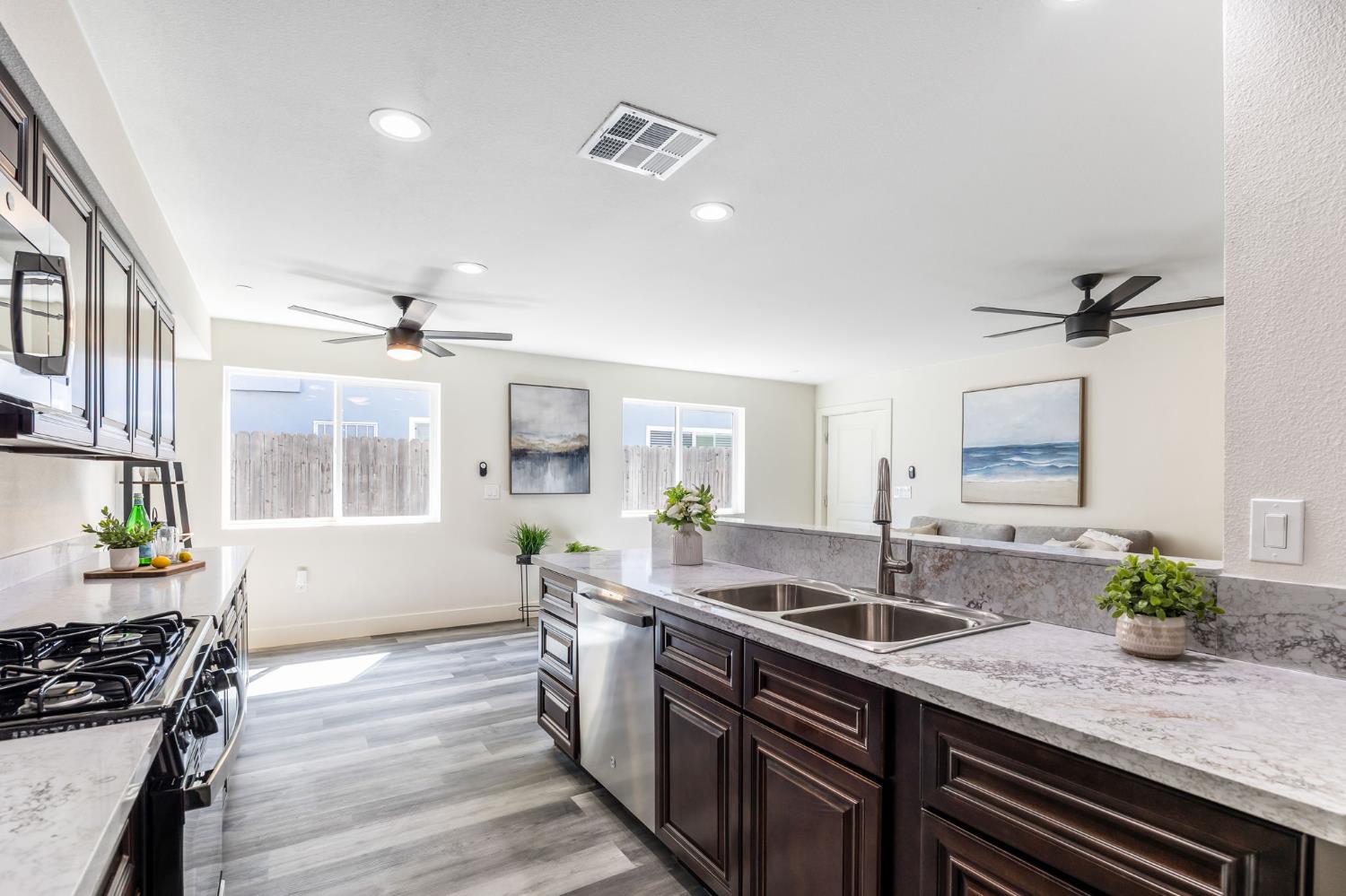 Detail Gallery Image 13 of 81 For 2409 Cava Ct, Sacramento,  CA 95825 - – Beds | – Baths