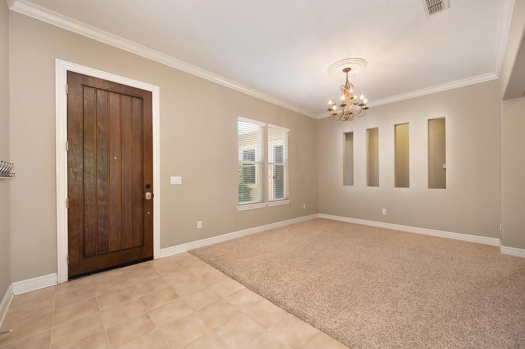 Detail Gallery Image 14 of 87 For 5729 Northborough Dr, Sacramento,  CA 95835 - 4 Beds | 3/1 Baths