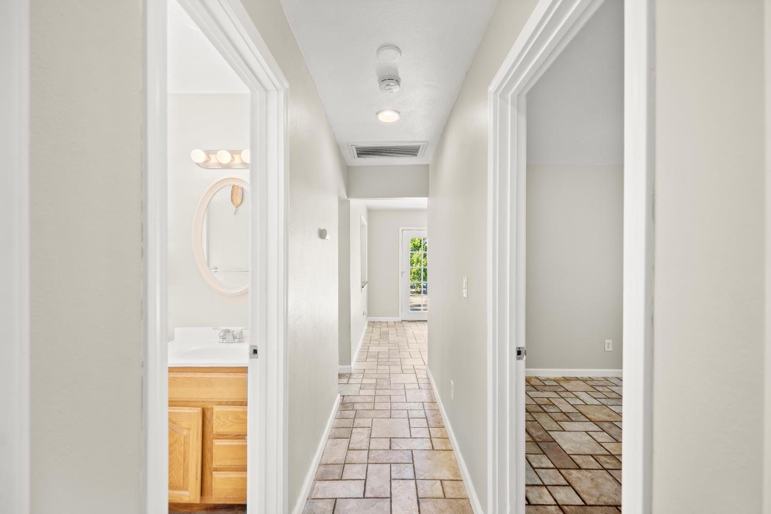 Detail Gallery Image 18 of 30 For 7105 Sweetwood Ct, Citrus Heights,  CA 95621 - 4 Beds | 2 Baths