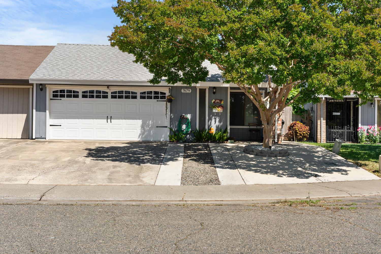 Detail Gallery Image 2 of 47 For 7679 Lakewood Park Dr, Sacramento,  CA 95828 - 2 Beds | 2 Baths