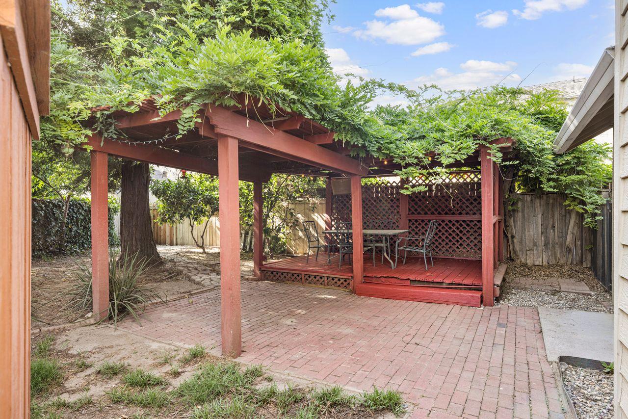 Detail Gallery Image 6 of 37 For 7 Whitecap Ct, Sacramento,  CA 95833 - 3 Beds | 2 Baths