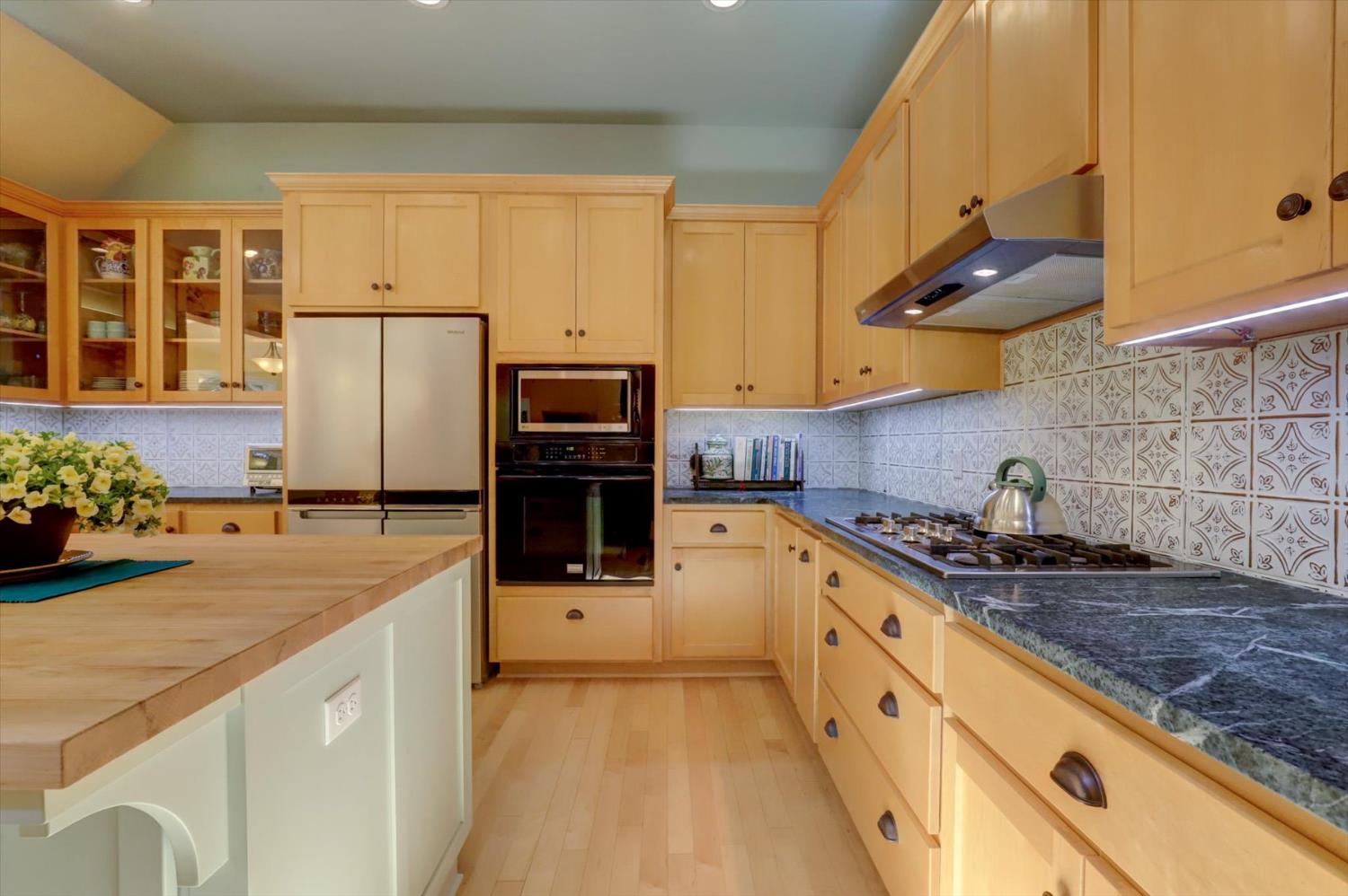 Detail Gallery Image 26 of 99 For 13459 Bass Trail, Grass Valley,  CA 95945 - 4 Beds | 3 Baths