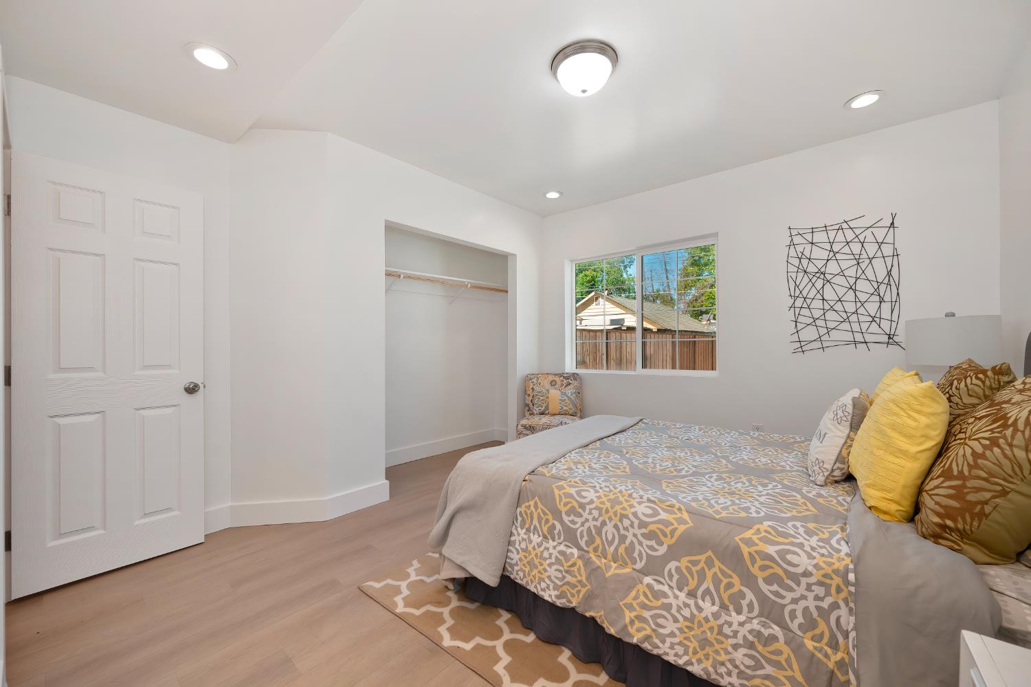 Detail Gallery Image 17 of 27 For 2391 Beaumont St, Sacramento,  CA 95815 - 2 Beds | 2 Baths
