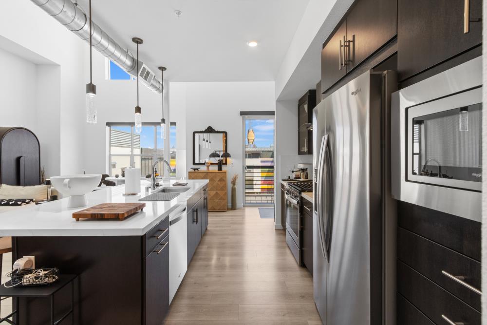 Detail Gallery Image 6 of 73 For 451 Tailoff Ln #401,  Sacramento,  CA 95818 - 2 Beds | 3 Baths