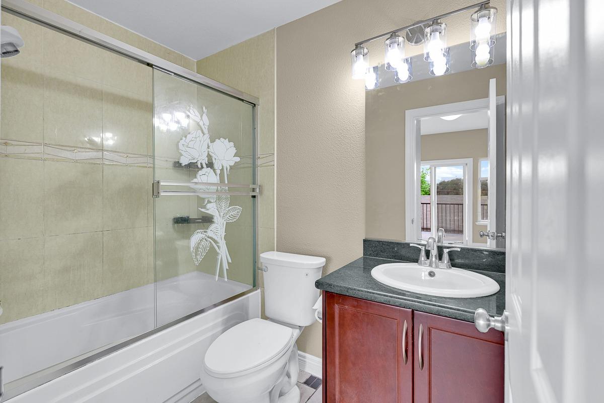 Detail Gallery Image 28 of 51 For 19539 Meekland Ave, Hayward,  CA 94541 - 3 Beds | 3 Baths